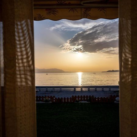 Appartement Loutraki Sea Sunset Extérieur photo