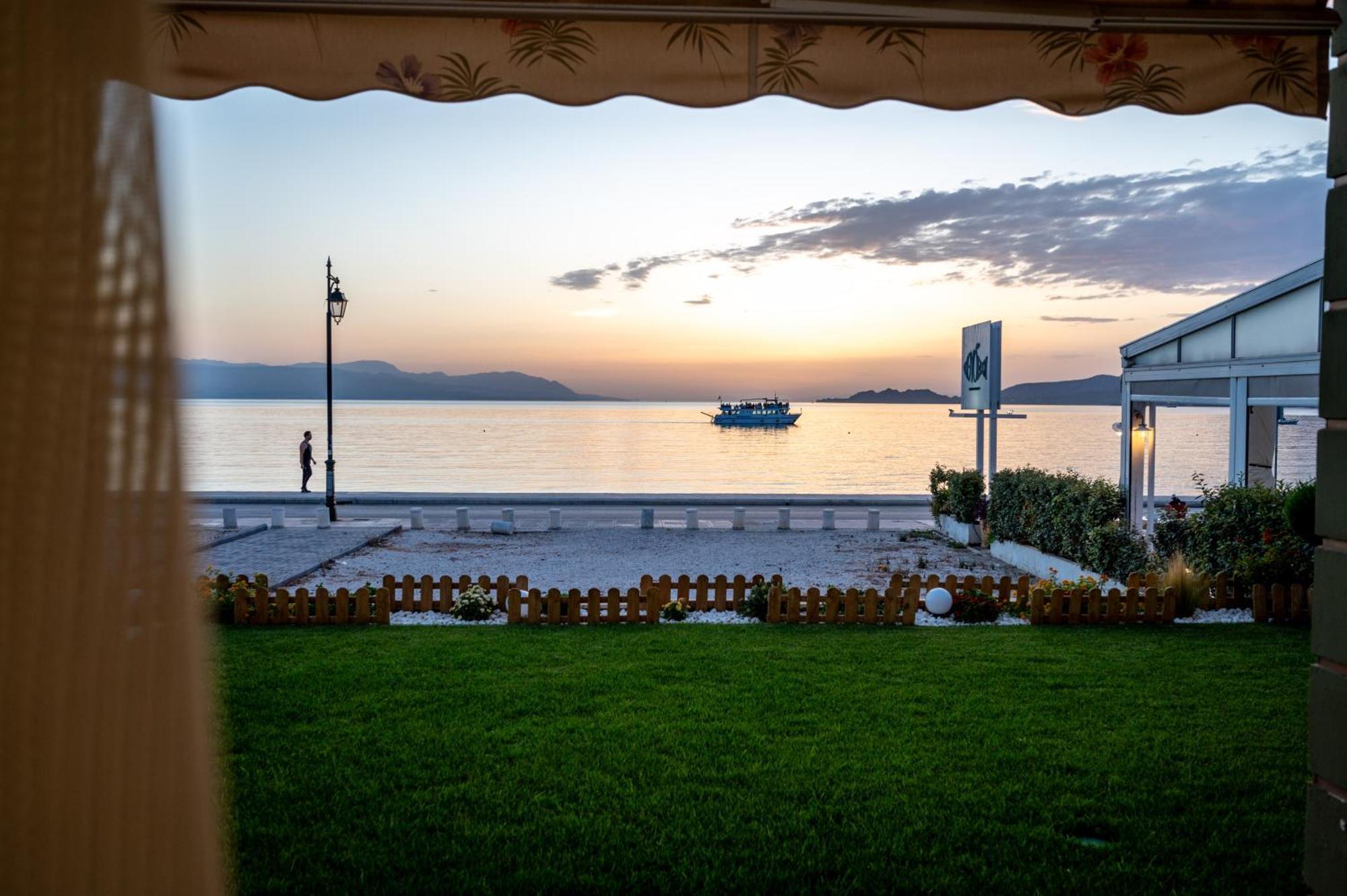 Appartement Loutraki Sea Sunset Extérieur photo
